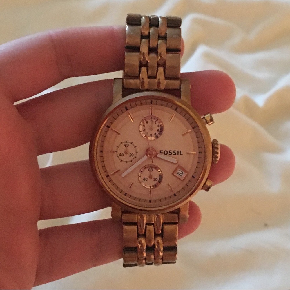 Rose Gold Fossil watch!